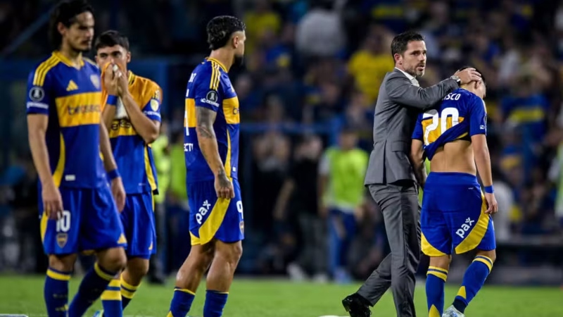 Boca Juniors opta por demitir treinador após saída na Libertadores, afirma jornal
